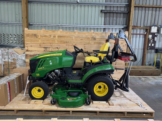 Packaging Tractor fully enclosed export crate